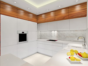 Przytulne mieszkanie - Duża otwarta biała z zabudowaną lodówką z podblatowym zlewozmywakiem kuchnia w kształcie litery g z wyspą lub półwyspem z marmurem nad blatem kuchennym, styl nowoczesny - zdjęcie od MKdezere