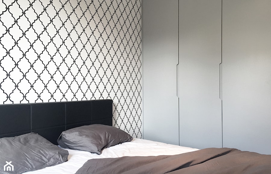 Mieszkanie prywatne - Szaserów - Średnia biała czarna sypialnia, styl nowoczesny - zdjęcie od Pogotowie Wnętrzarskie