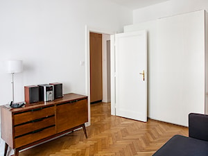 Kraków, Kraszewskiego - Średnia biała sypialnia, styl vintage - zdjęcie od Pogotowie Wnętrzarskie
