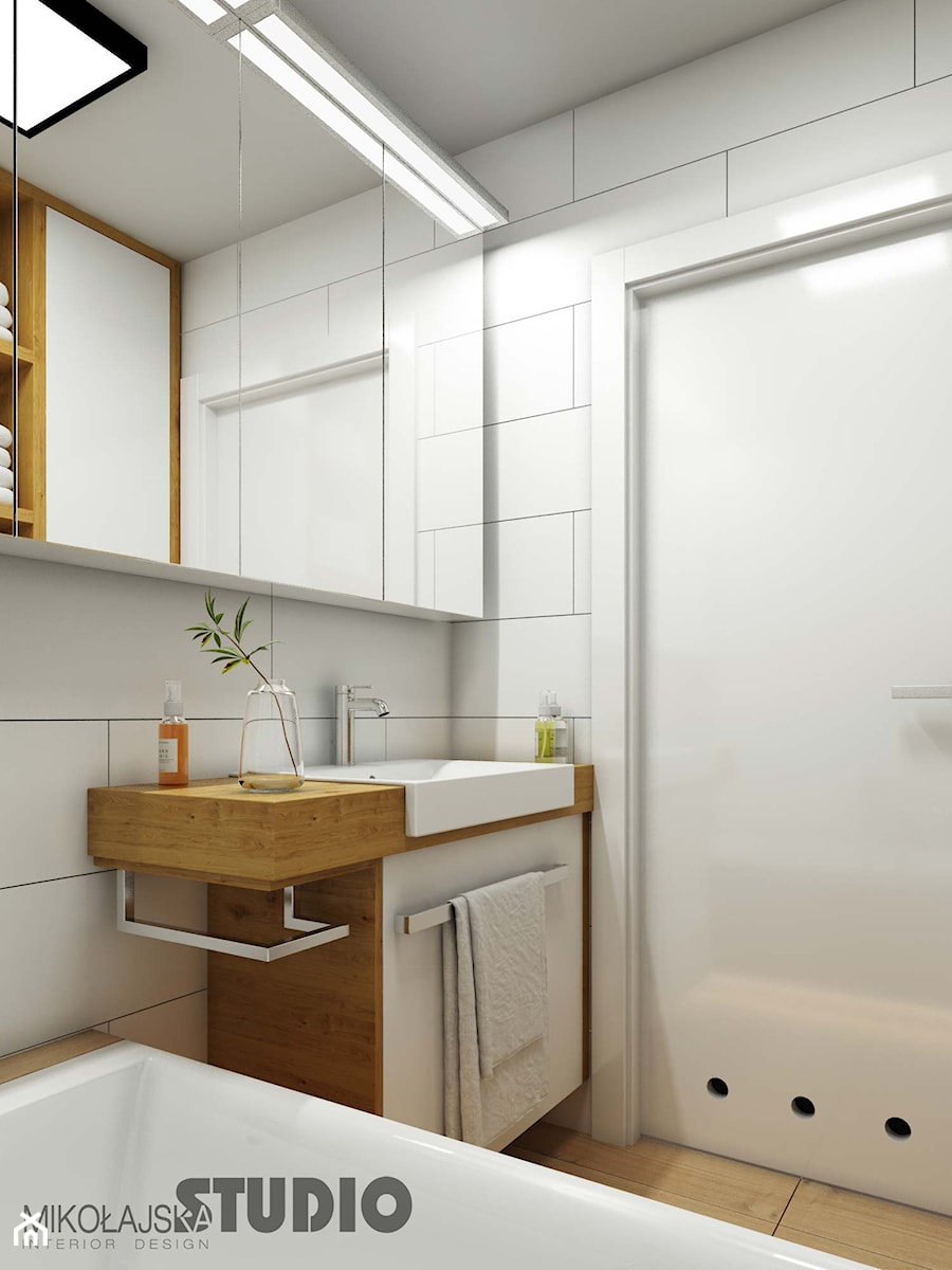 biała łazienka-drewniane akcenty - zdjęcie od MIKOŁAJSKAstudio