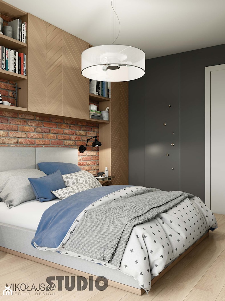 soft loft; sypialnia- jasne drewno, szara ściana - zdjęcie od MIKOŁAJSKAstudio - Homebook