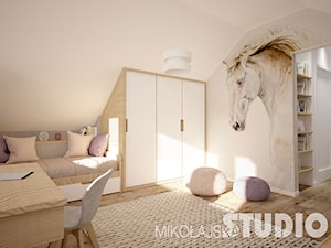 pokój dziewczynki na poddaszu-konie - zdjęcie od MIKOŁAJSKAstudio