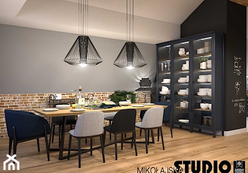Apartament na strychu - Duża brązowa czarna szara jadalnia jako osobne pomieszczenie, styl industri ... - zdjęcie od MIKOŁAJSKAstudio