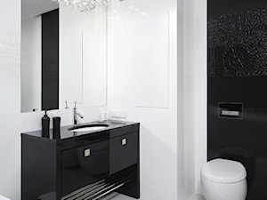 czarno-biała łazienka - zdjęcie od MIKOŁAJSKAstudio