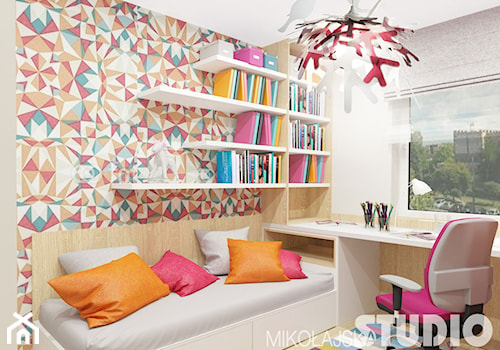 pokój dziewczynki, kolorowy, kolorowa tapeta - zdjęcie od MIKOŁAJSKAstudio
