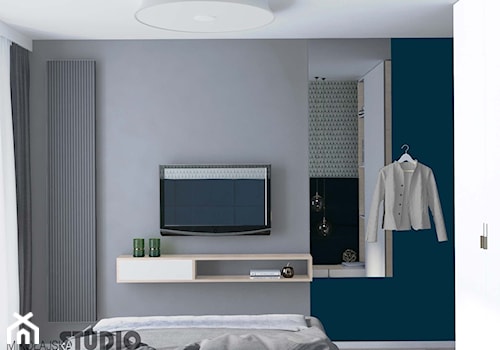 jasna sypialnia-niebieska ściana - zdjęcie od MIKOŁAJSKAstudio