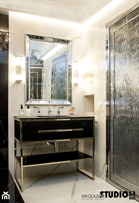 zlota łazienka-piękna szafka pod umywalkę - zdjęcie od MIKOŁAJSKAstudio - Homebook