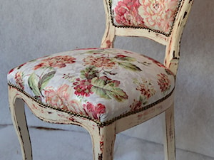 krzesło shabby chic, kwiaty ,prowansja ,vintyge - zdjęcie od Blackread