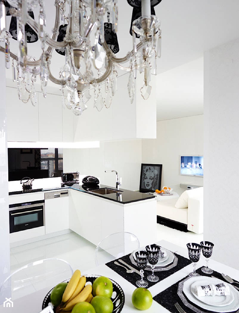 BAROK XXI W. - Kuchnia, styl glamour - zdjęcie od t design - Homebook