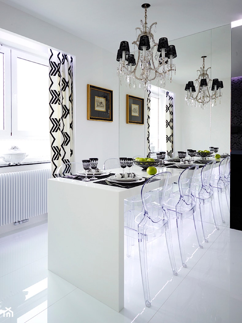 BAROK XXI W. - Duża biała jadalnia jako osobne pomieszczenie, styl glamour - zdjęcie od t design - Homebook