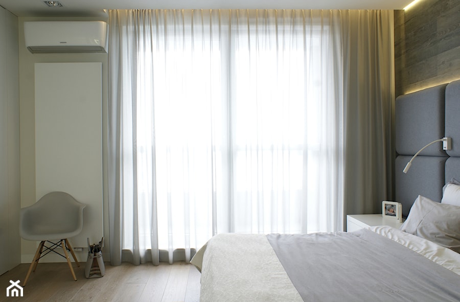 130m2 - żoliborz - Średnia biała szara sypialnia, styl skandynawski - zdjęcie od t design
