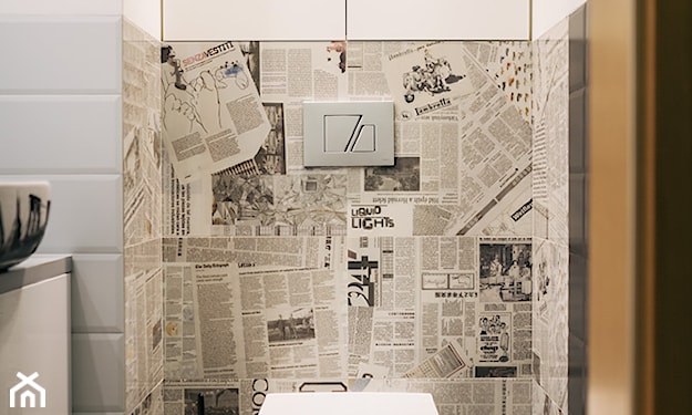 mała łazienka, fototapeta - stara gazeta w łazience