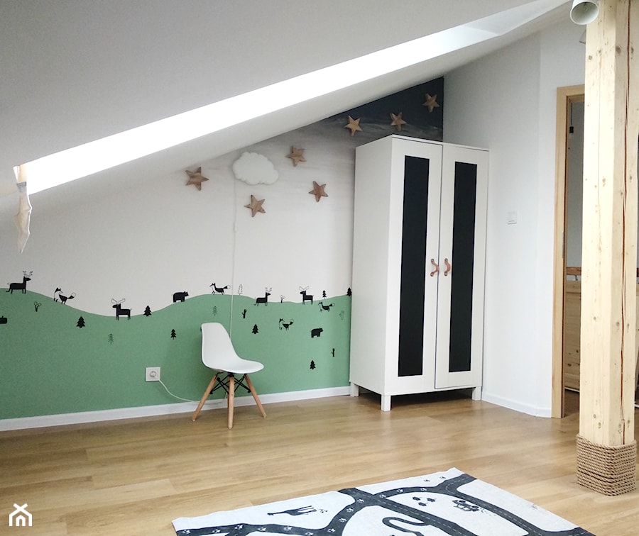 Domek na przedmieściach - Średni biały zielony pokój dziecka dla dziecka dla chłopca dla dziewczynki, styl skandynawski - zdjęcie od O-Caroline Blog