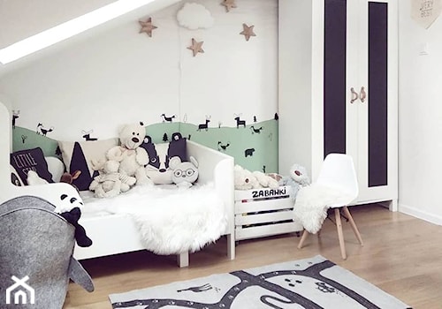 Zimowe aranżacje - Mały biały zielony pokój dziecka dla dziecka dla chłopca, styl skandynawski - zdjęcie od O-Caroline Blog