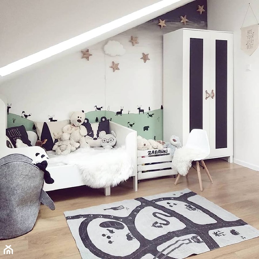 Zimowe aranżacje - Mały biały zielony pokój dziecka dla dziecka dla chłopca, styl skandynawski - zdjęcie od O-Caroline Blog