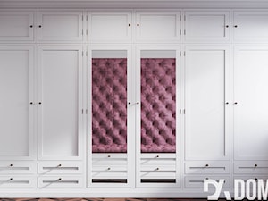 Męskie mieszkanie w eleganckim stylu - Duża zamknięta garderoba oddzielne pomieszczenie z oknem, styl tradycyjny - zdjęcie od Dom-Art