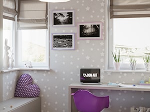 Skandynawskie mieszkanie w Krakowie - Średni szary pokój dziecka dla nastolatka dla dziewczynki, styl skandynawski - zdjęcie od Dom-Art