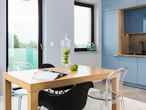 Skandynawskie Mieszkanie - Średnia szara jadalnia w kuchni, styl skandynawski - zdjęcie od Dom-Art