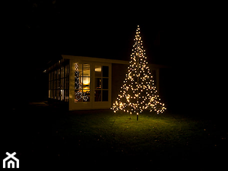 Aranżacje wnętrz - Ogród: Christmas Tree 300M 360 LEDs - www.solarlighting.pl. Przeglądaj, dodawaj i zapisuj najlepsze zdjęcia, pomysły i inspiracje designerskie. W bazie mamy już prawie milion fotografii!