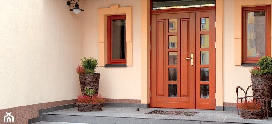 Drzwi zewnętrzne - Domy tradycyjne, styl tradycyjny - zdjęcie od Stolbud Włoszczowa S.A./Grupa Koronea