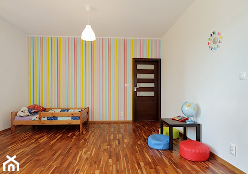 Drzwi wewnętrzne - Duży biały pokój dziecka dla dziecka dla chłopca dla dziewczynki, styl minimalistyczny - zdjęcie od Stolbud Włoszczowa S.A./Grupa Koronea