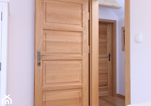 Drzwi wewnętrzne - Średni beżowy hol / przedpokój, styl tradycyjny - zdjęcie od Stolbud Włoszczowa S.A./Grupa Koronea