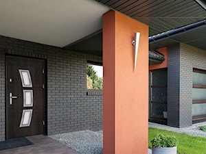 Drzwi zewnętrzne - Nowoczesne domy, styl nowoczesny - zdjęcie od Stolbud Włoszczowa S.A./Grupa Koronea