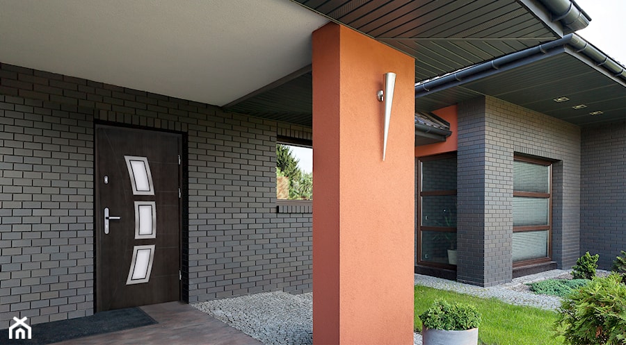 Drzwi zewnętrzne - Nowoczesne domy, styl nowoczesny - zdjęcie od Stolbud Włoszczowa S.A./Grupa Koronea