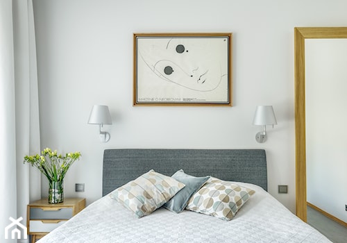 DOM TUŻ ZA MIASTEM - Średnia biała sypialnia, styl nowoczesny - zdjęcie od LOFT Magdalena Adamus