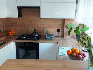 Mała kuchnia w bloku - Kuchnia, styl nowoczesny - zdjęcie od Drewland Pracownia Mebli