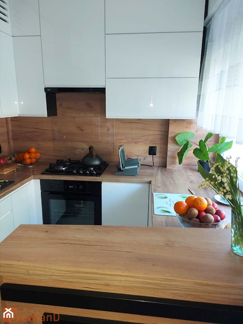 Mała kuchnia w bloku - Kuchnia, styl nowoczesny - zdjęcie od Drewland Pracownia Mebli - Homebook
