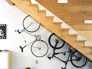 Schody jednobiegowe drewniane, styl minimalistyczny - zdjęcie od Homebook.pl