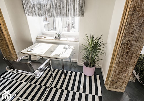 Apartament w Łodzi - Średnie w osobnym pomieszczeniu białe biuro, styl nowoczesny - zdjęcie od Homebook.pl