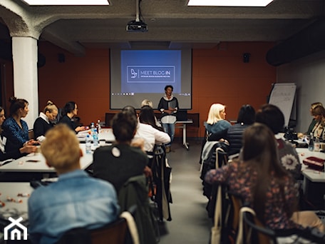 Aranżacje wnętrz - Wnętrza publiczne: MEETBLOGIN 2017 - Wnętrza publiczne, styl nowoczesny - Homebook.pl. Przeglądaj, dodawaj i zapisuj najlepsze zdjęcia, pomysły i inspiracje designerskie. W bazie mamy już prawie milion fotografii!