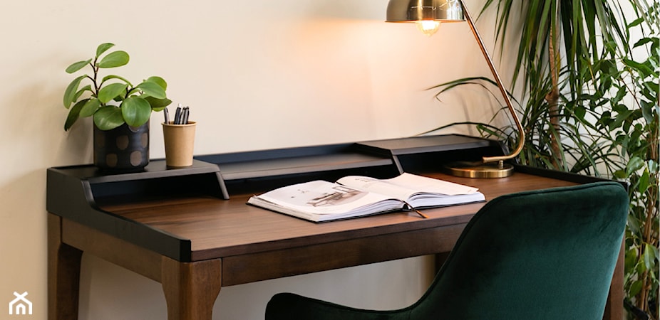 Biurko w salonie – inspiracje i pomysły na aranżację biurka w salonie