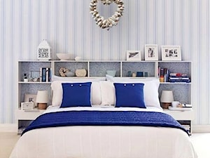 Mała biała szara sypialnia, styl tradycyjny - zdjęcie od Homebook.pl