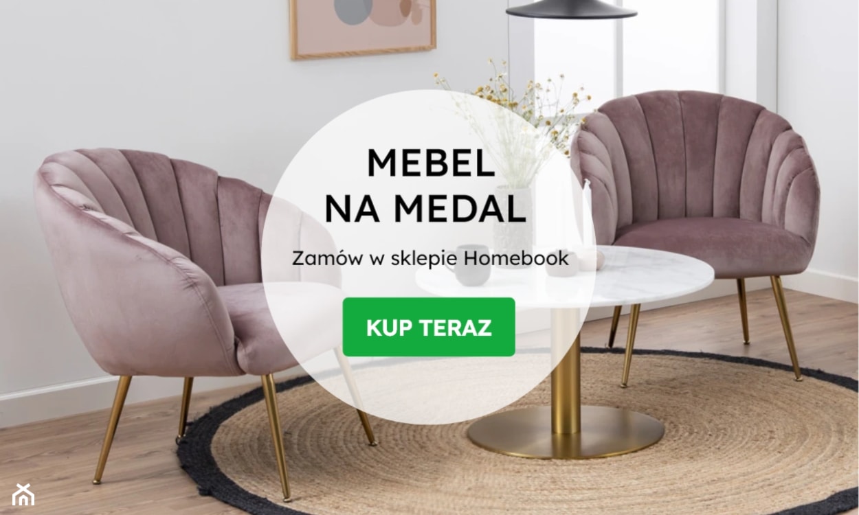 Fotel kubełkowy Madrigalle różowy welur na mosiężnych nóżkach - zdjęcie od Homebook.pl - Homebook