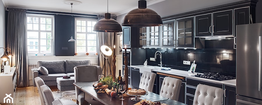 Sekcja video – Jan Sikora - Średni biały czarny salon z kuchnią z jadalnią, styl nowoczesny - zdjęcie od Homebook.pl