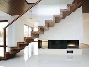 Schody jednobiegowe drewniane, styl minimalistyczny - zdjęcie od Homebook.pl