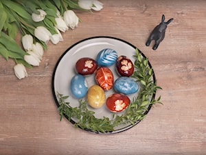 Jak farbować jajka? 3 sposoby na naturalne farbowanie jajek [VIDEO]