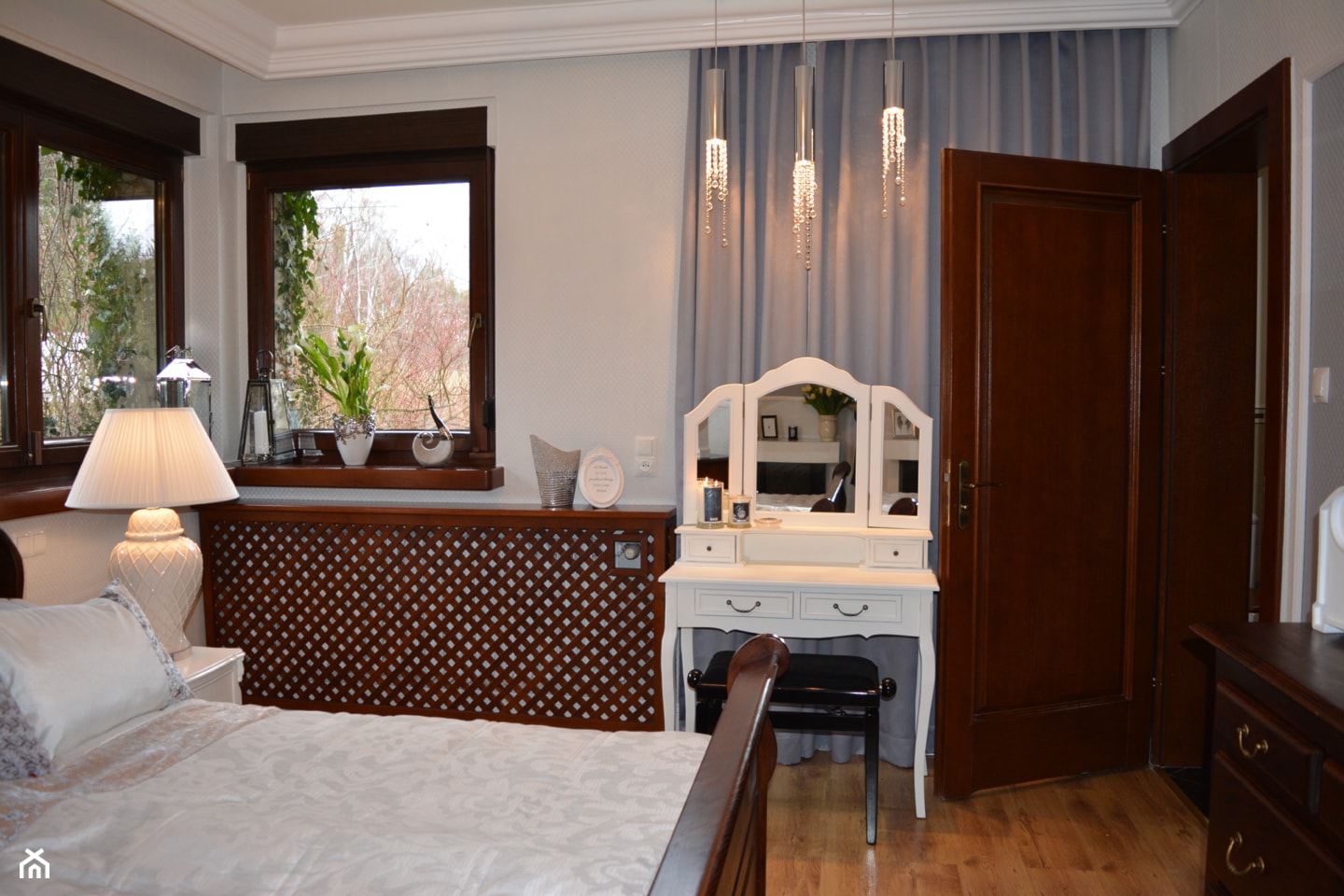 Sypialnia w eleganckich szarościach - Średnia biała sypialnia, styl tradycyjny - zdjęcie od Lumiere Design - Homebook
