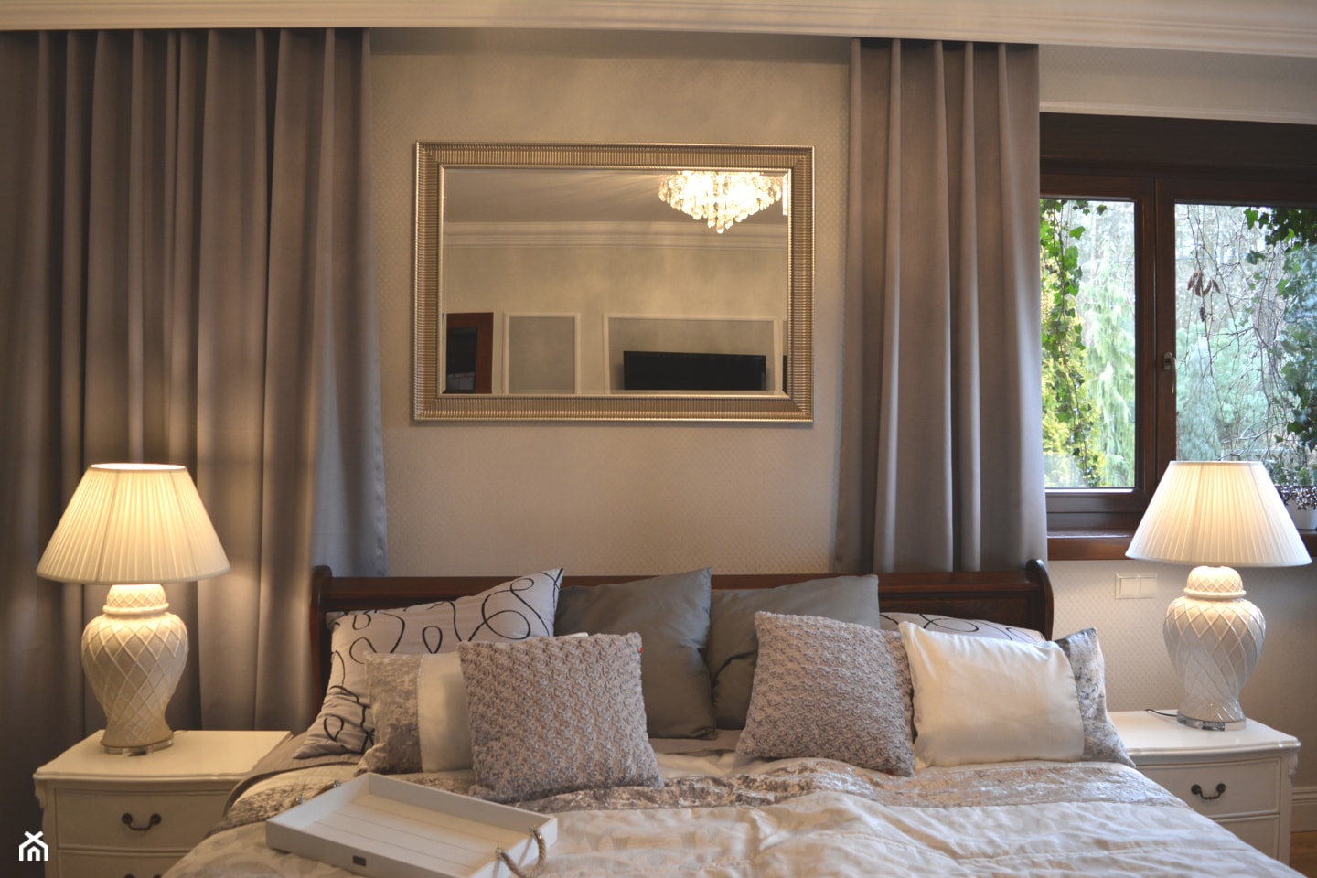 Sypialnia w eleganckich szarościach - Średnia sypialnia, styl tradycyjny - zdjęcie od Lumiere Design - Homebook