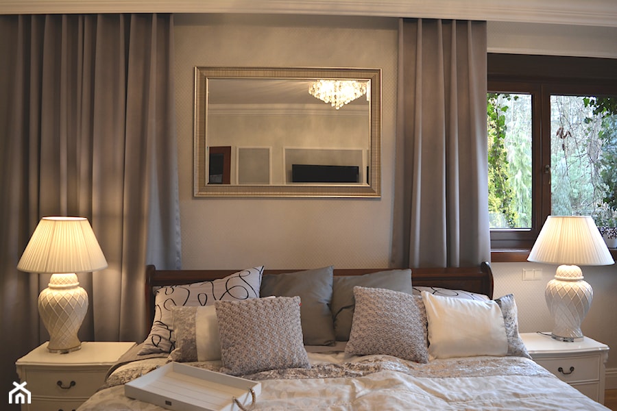 Sypialnia w eleganckich szarościach - Średnia sypialnia, styl tradycyjny - zdjęcie od Lumiere Design