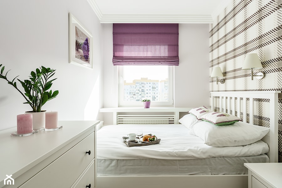 Mieszkanie wakacyjne styl prowansalski – Aviator – Gdańsk - Mała biała sypialnia, styl prowansalski - zdjęcie od Anna Serafin Architektura Wnętrz