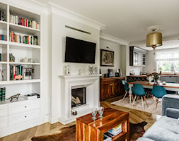 Dom - Gdańsk Oliwa - Duży beżowy biały salon z kuchnią z jadalnią z bibiloteczką, styl tradycyjny - zdjęcie od Anna Serafin Architektura Wnętrz - Homebook