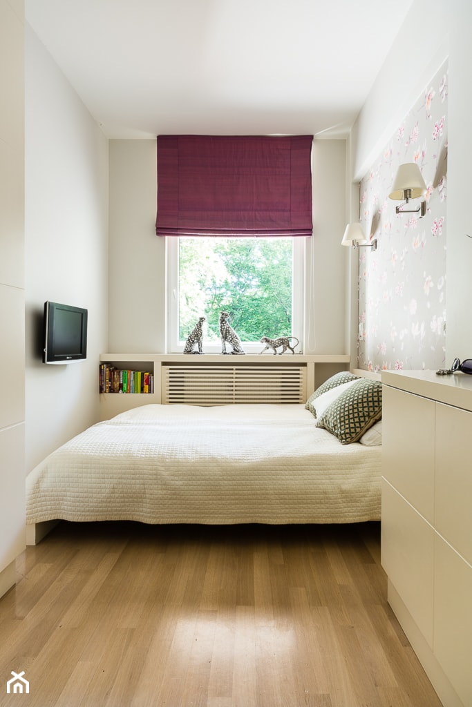 Apartamenty Na Polanie 1 – Gdynia - Mała beżowa sypialnia, styl nowoczesny - zdjęcie od Anna Serafin Architektura Wnętrz