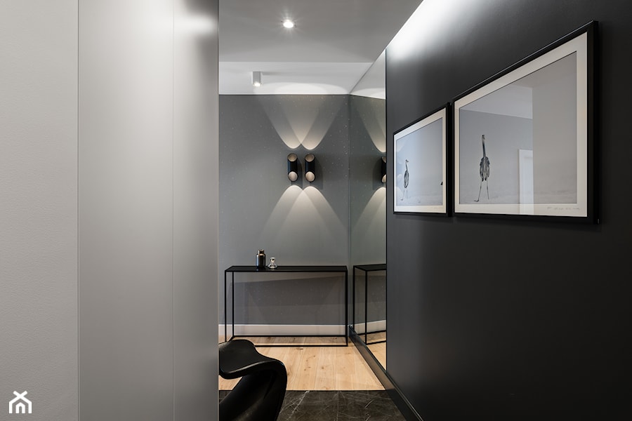 Mieszkanie wakacyjne Tartaczna 1 - Gdańsk - Mały czarny szary z marmurem na podłodze hol / przedpokój, styl nowoczesny - zdjęcie od Anna Serafin Architektura Wnętrz