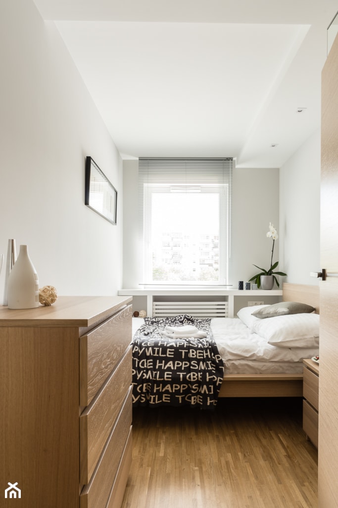Mieszkanie wakacyjne styl skandynawski - Aviator - Gdańsk - Mała szara sypialnia, styl nowoczesny - zdjęcie od Anna Serafin Architektura Wnętrz
