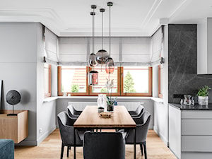 Dom Gdańsk Kowale - Średnia biała szara jadalnia w salonie w kuchni, styl nowoczesny - zdjęcie od Anna Serafin Architektura Wnętrz