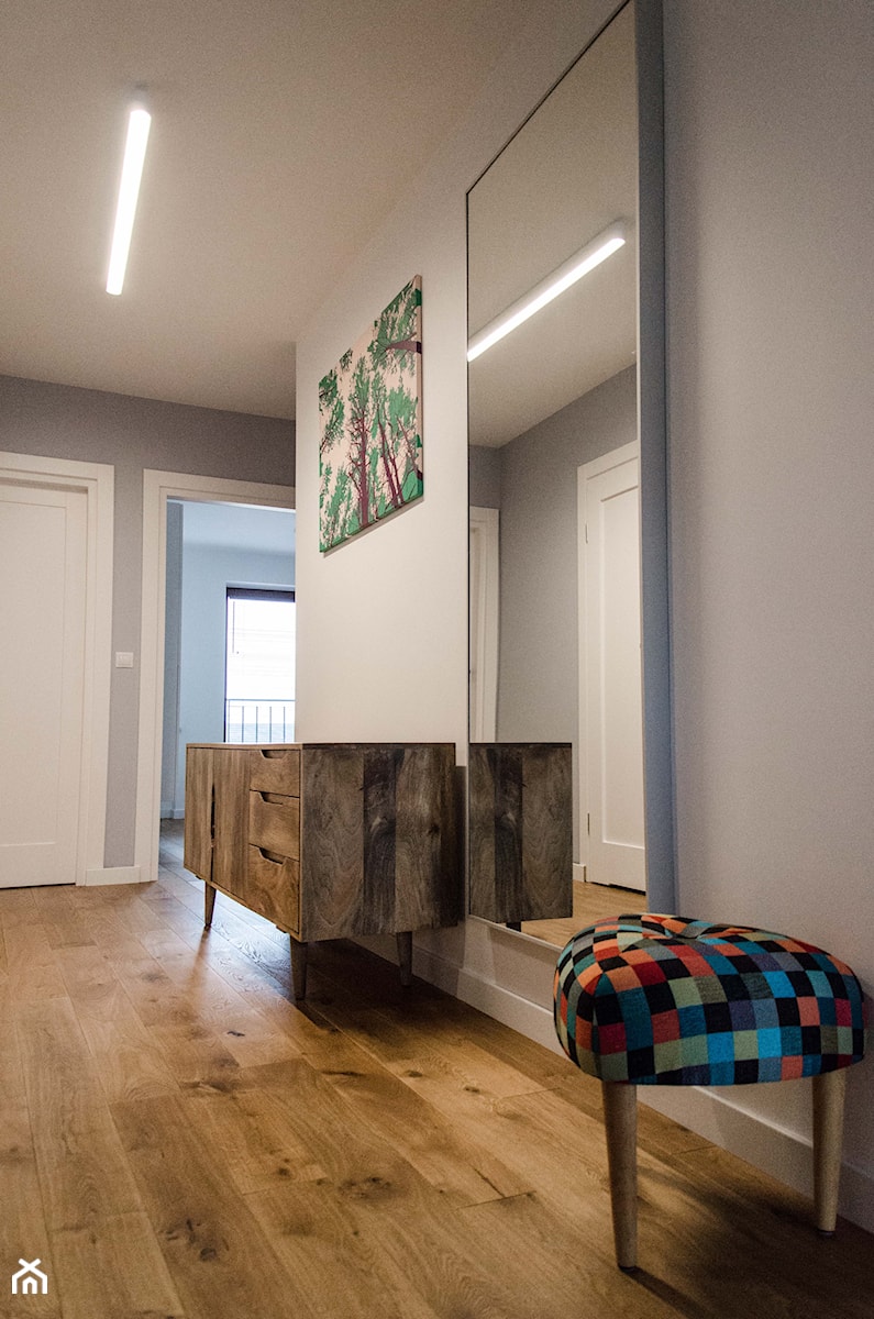 REALIZACJA | pomiędzy dwoma miastami – mieszkanie - Hol / przedpokój, styl skandynawski - zdjęcie od Studio Malina – Architekci & Projektanci wnętrz